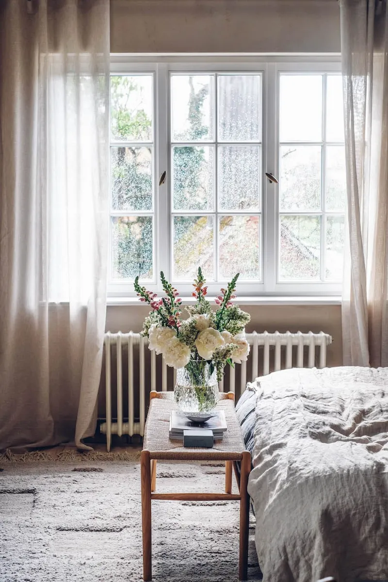 Sorpetaler-Holzfenster-Sprossenfenster Designtales-Schlafzimmer